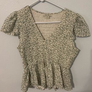American Eagle Outfitters Green and Cream Floral Blouse